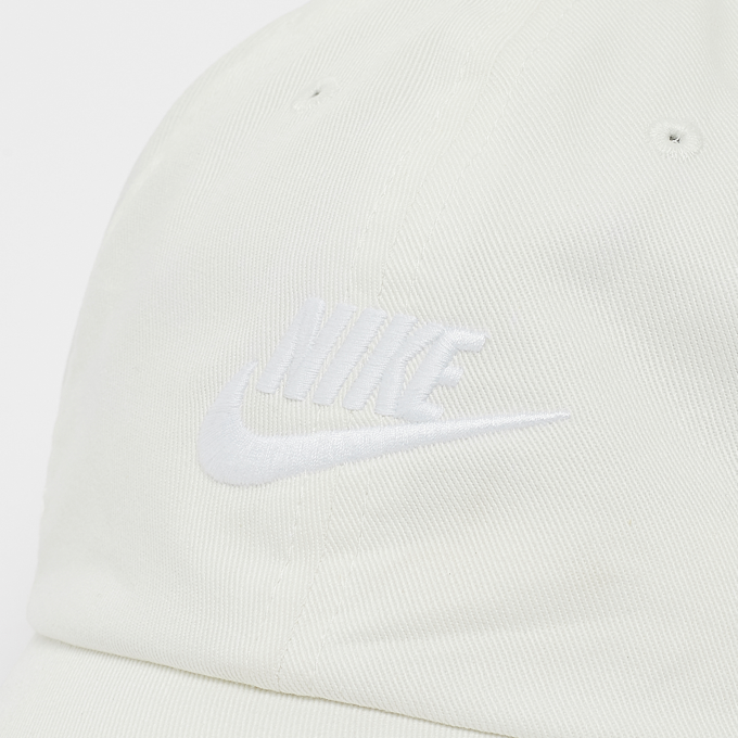 Nike Club Cap Futura Wash blanc 31227 4