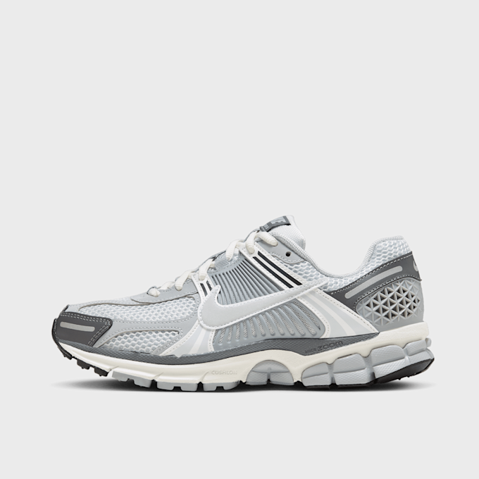 Nike WMNS Zoom Vomero 5 grau 31305 1