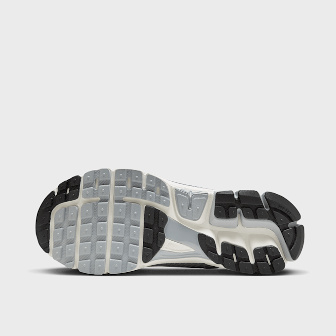 Nike WMNS Zoom Vomero 5 grau 31305 3