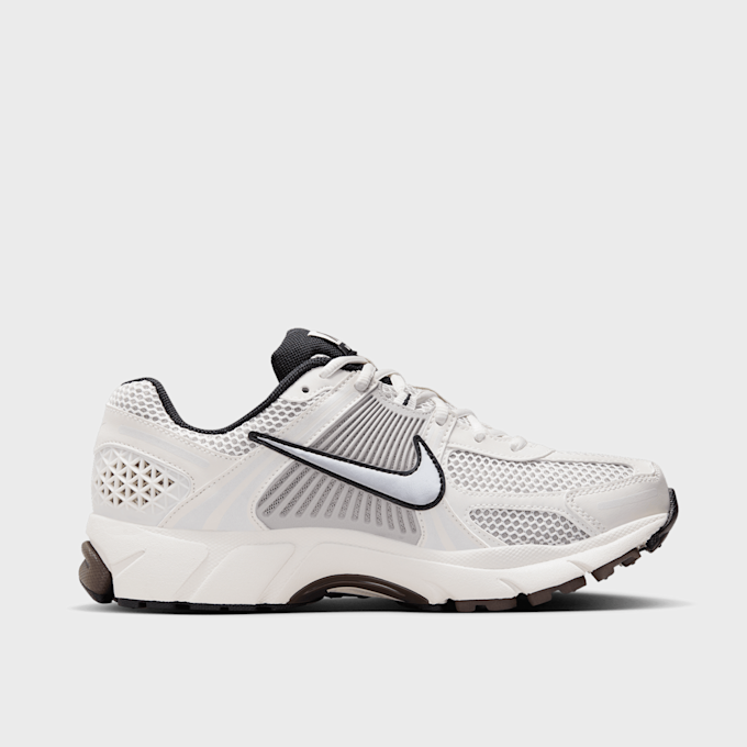 Nike WMNS Zoom Vomero 5 bianco 31307 2
