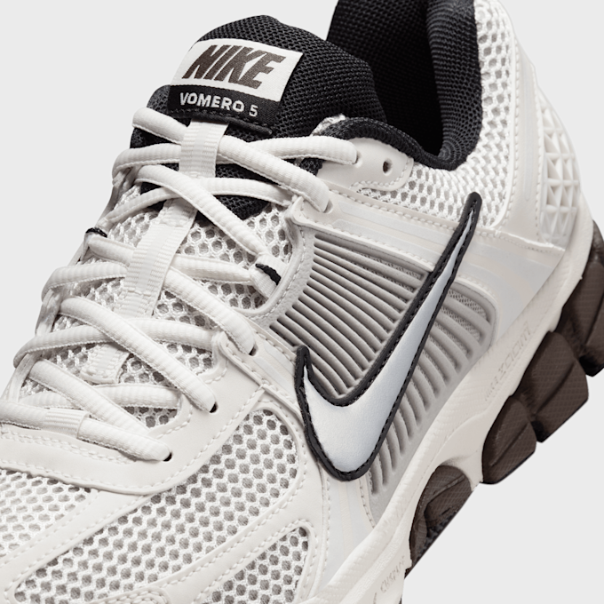 Nike WMNS Zoom Vomero 5 wit 31307 7