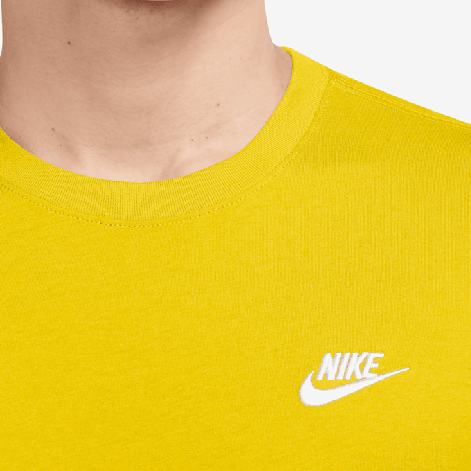 Nike   Sportswear Club Tee jaune 31335 3