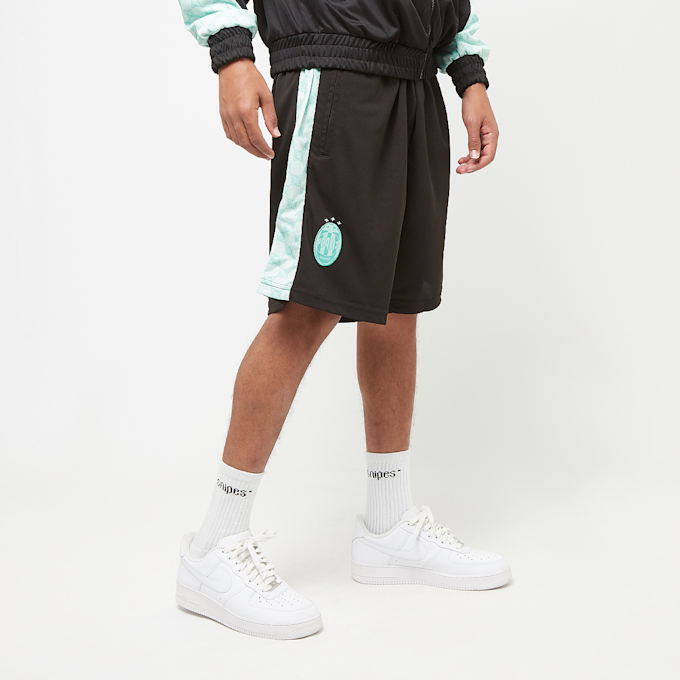 PEQUS Football Logo Short schwarz 31731 1
