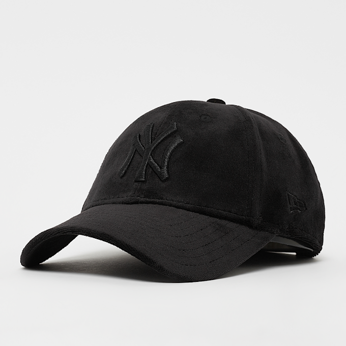 New Era 9Forty Female Velour in MLB New York Yankees noir 32095 1