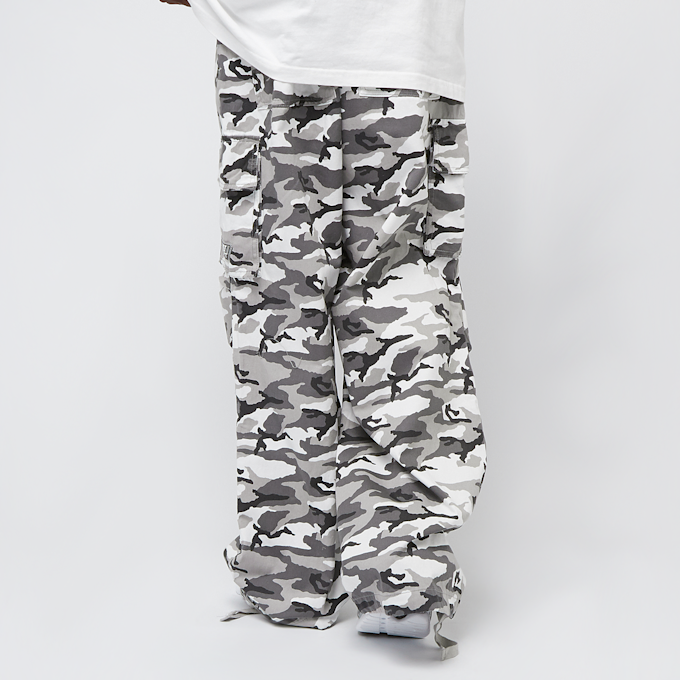 Karl Kani Sport Patch Camo Cargo Pants camouflage 41316 2