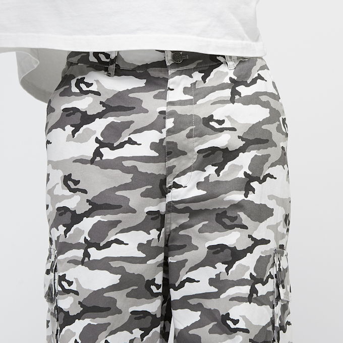 Karl Kani Sport Patch Camo Cargo Pants camouflage 41316 3