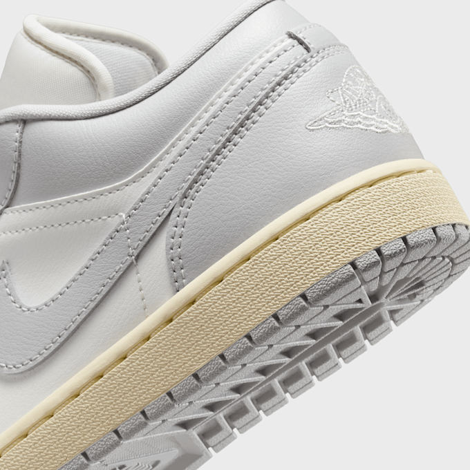 Jordan WMNS Air Jordan 1 Low grijs 29558 8