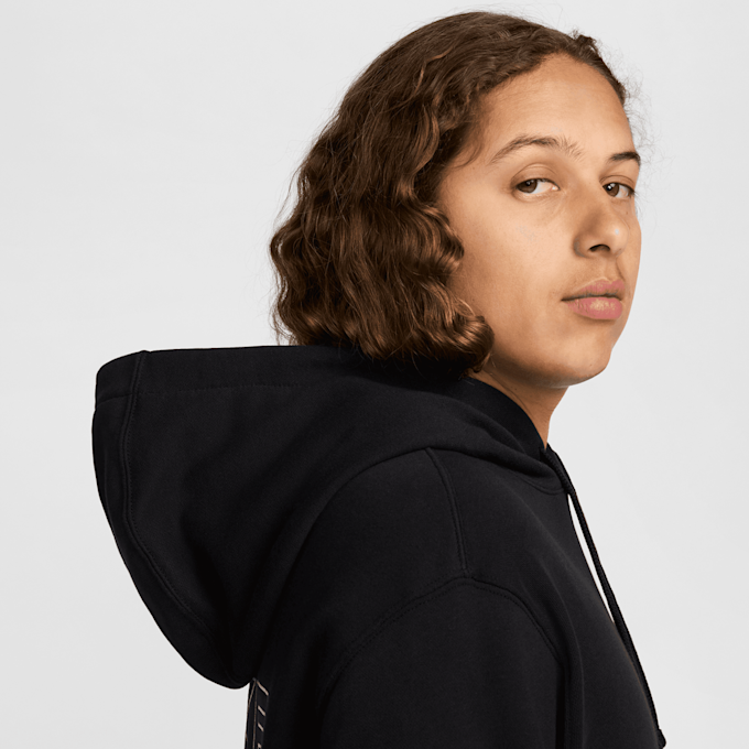 Nike Sportswear Graphic Hoodie crna 29591 3