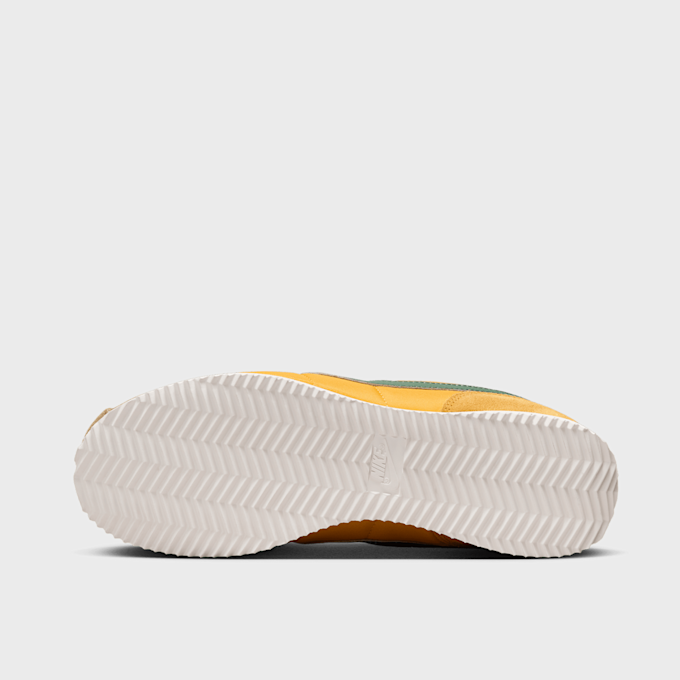 Nike WMNS Cortez jaune 29766 3