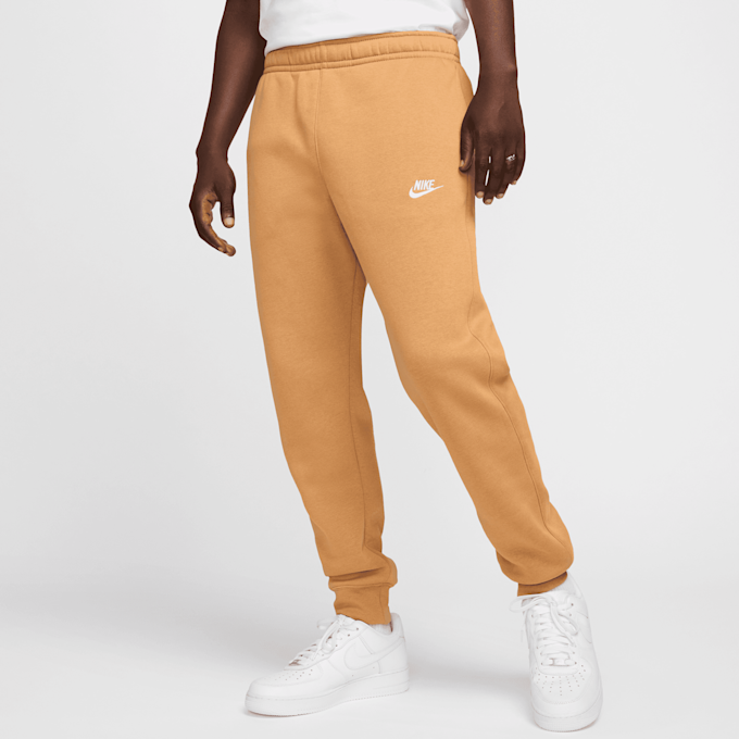 Nike Sportswear Club Fleece Joggers orange 29940 1