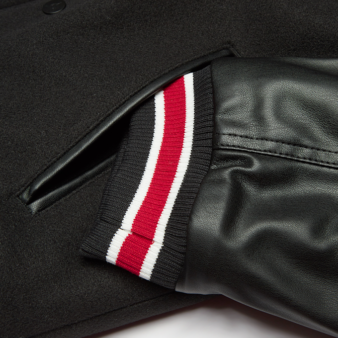 Jordan Varsity schwarz 30029 4