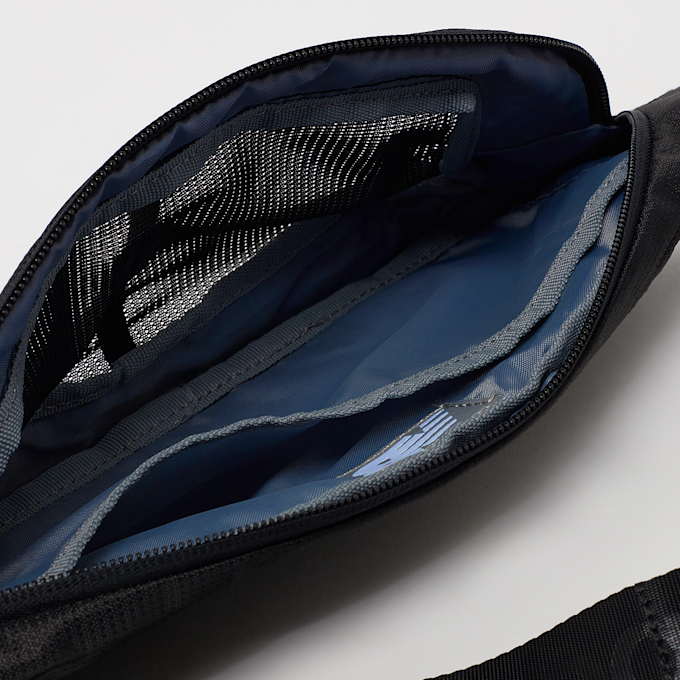 New Balance OPP Core Small Waist Bag crna 32822 3