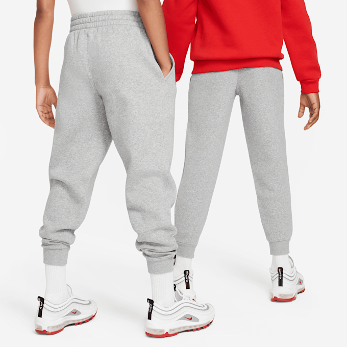 Nike JUNIOR K NSW CLUB FLC JGGR LBR dk grey heather/base grey/whi gris 33165 2