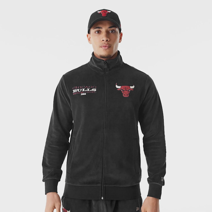 New Era Chicago Bulls NBA Lifestyle Velours Trackjacket noir 47020 1
