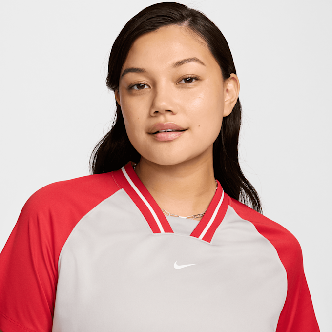 Nike W NSW TOP SS CRP FTB TRND lt iron ore/fire red rood 45406 3