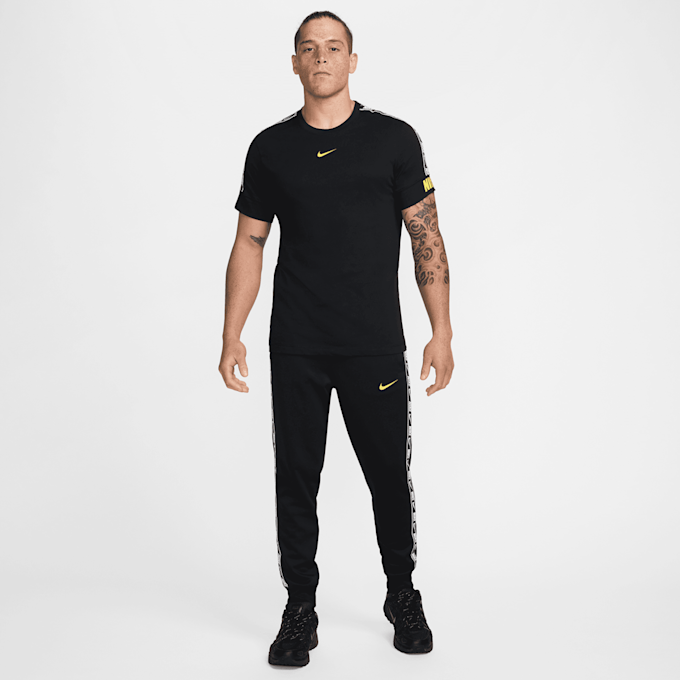 Nike Sportswear Repeat Tee czarny 41588 5