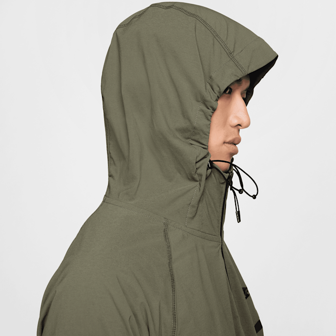 Nike Tech Woven Windrunner Full Zip Jacket grün 40312 5