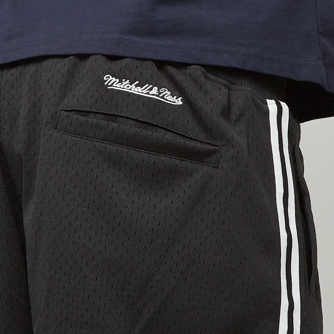 Mitchell & Ness NBA Destination Leisure Gameday Shorts Philadelphia 76 schwarz 40228 4