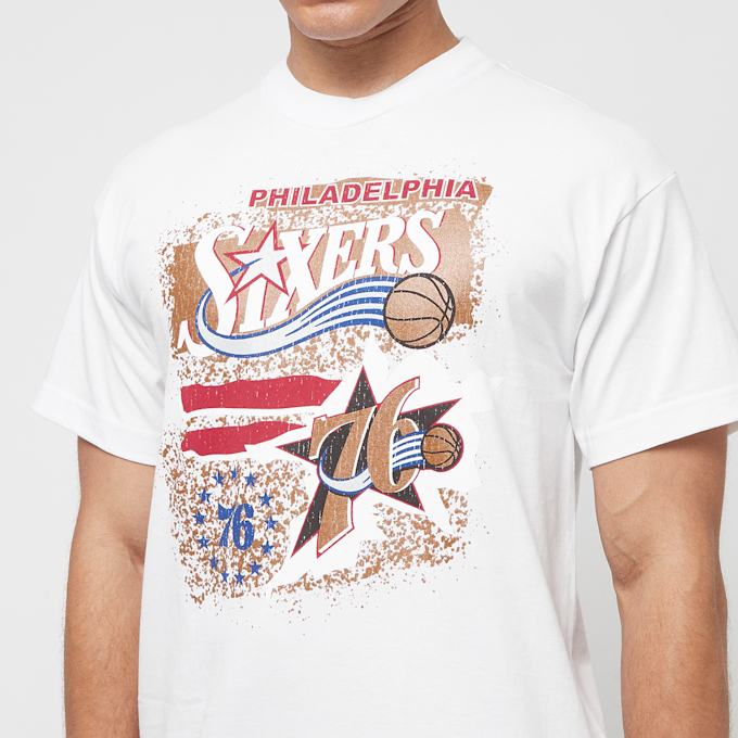 Mitchell & Ness NBA DESTINATION LEISURE SS GRAPHIC TEE PHILADELPHIA 76 white blanco 40238 3