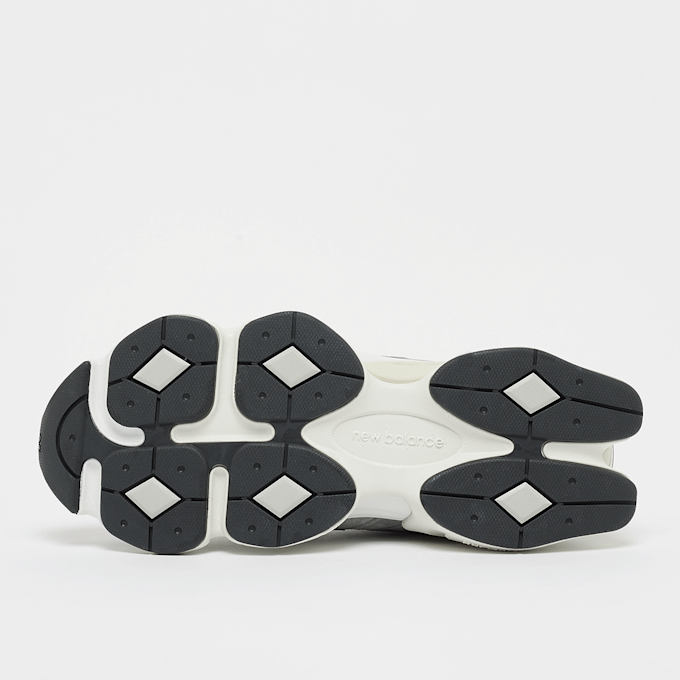 New Balance 9060 szary 41609 4