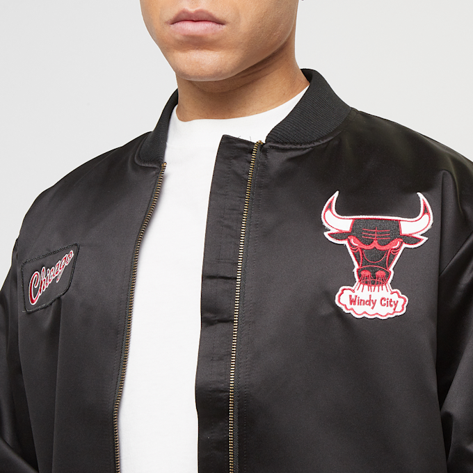 Mitchell & Ness NBA Chicago Bulls Team Leader Satin Bomber noir 41808 3