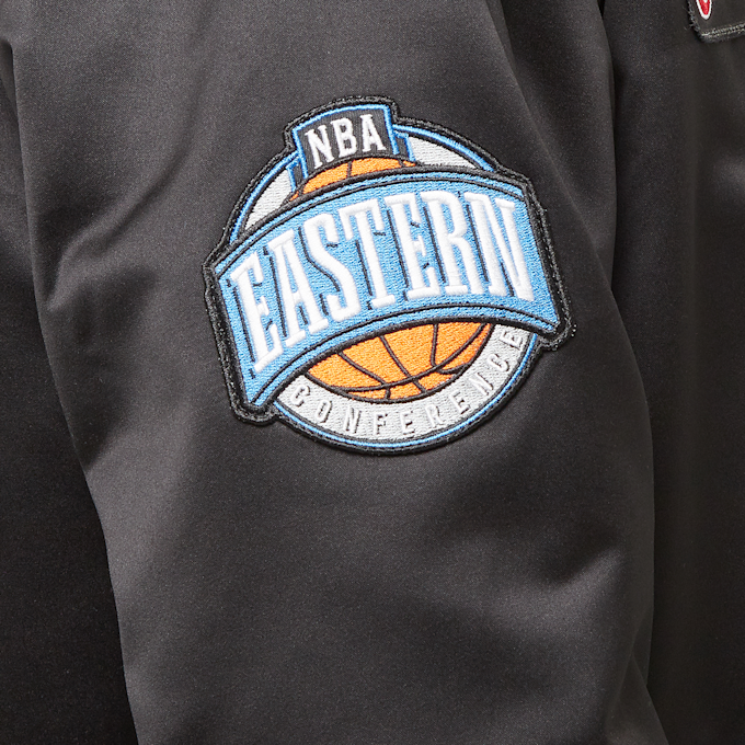 Mitchell & Ness NBA Chicago Bulls Team Leader Satin Bomber noir 41808 5