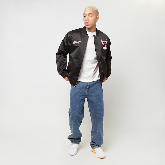 Mitchell & Ness NBA Chicago Bulls Team Leader Satin Bomber noir 41808 7