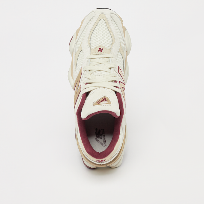 New Balance 9060 beige 42130 5