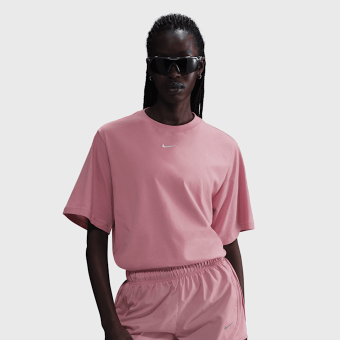 Nike Sportswear Tee Essential Tee lichtroze 42208 1