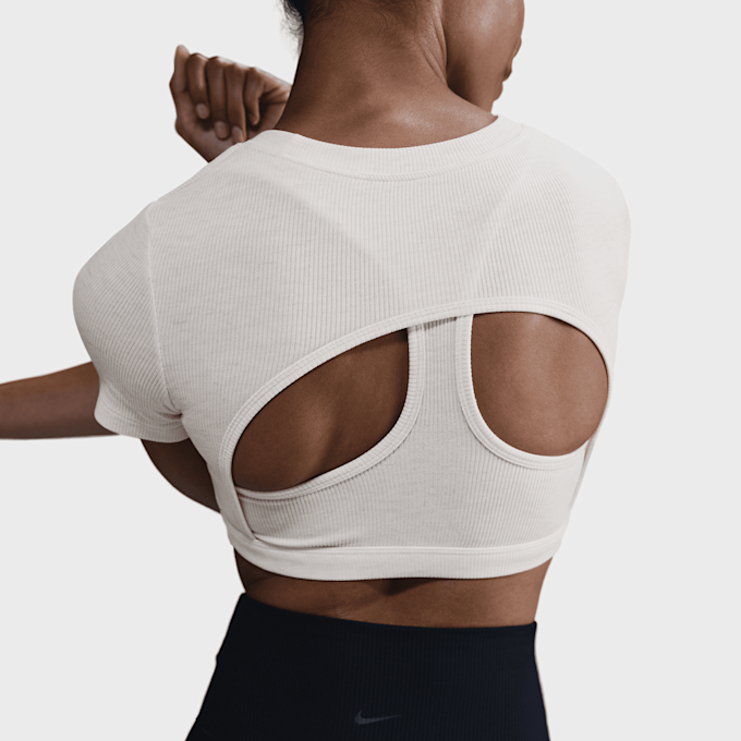 Nike Sportswear Classic Baby Tee Bra beige 42218 2