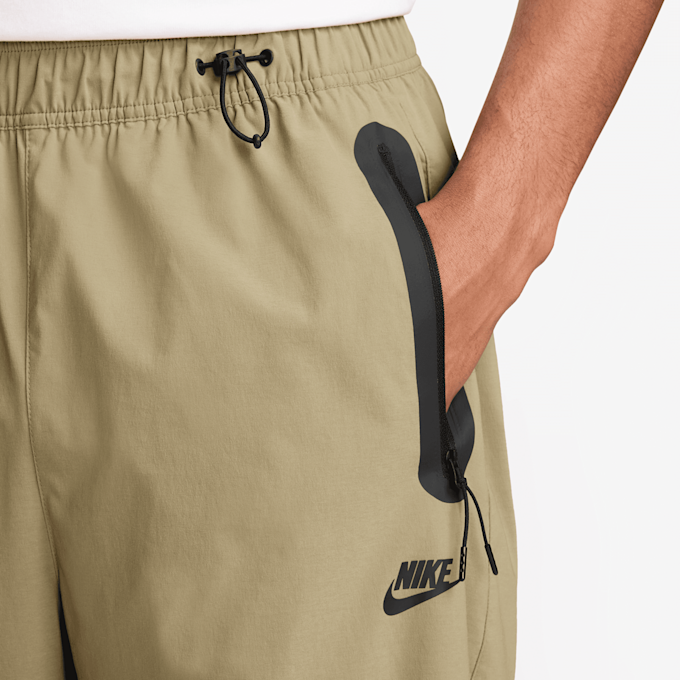 Nike   Tech Woven Pants beige 42621 3