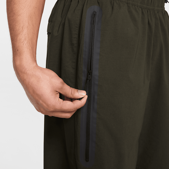 Nike   Tech Woven Pants vert 42620 3