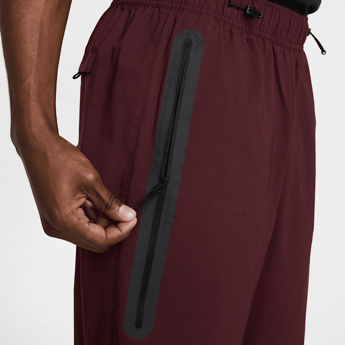 Nike Tech Woven Pants czerwony 42623 6