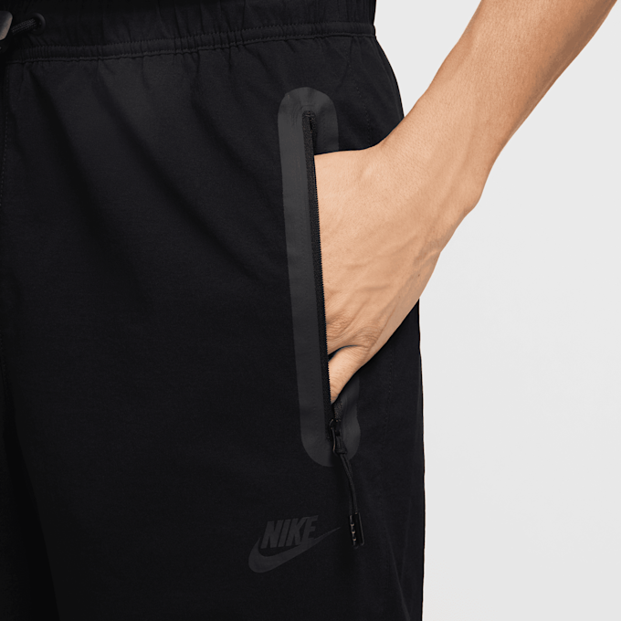 Nike Tech Woven Open Hem Pants crna 42575 4