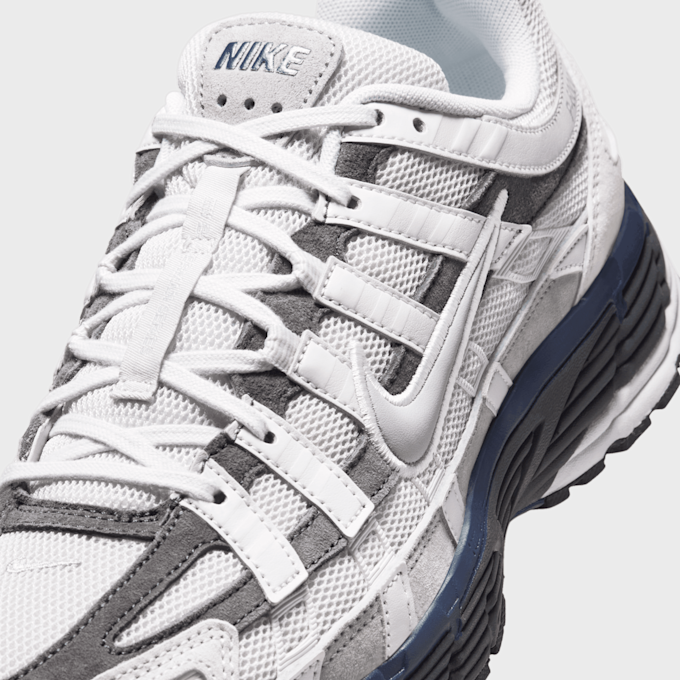 Nike   P-6000 grau 42586 7