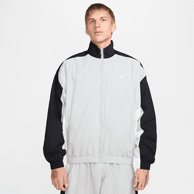 Nike Club Woven Oversized Track Jacket gris 42678 1