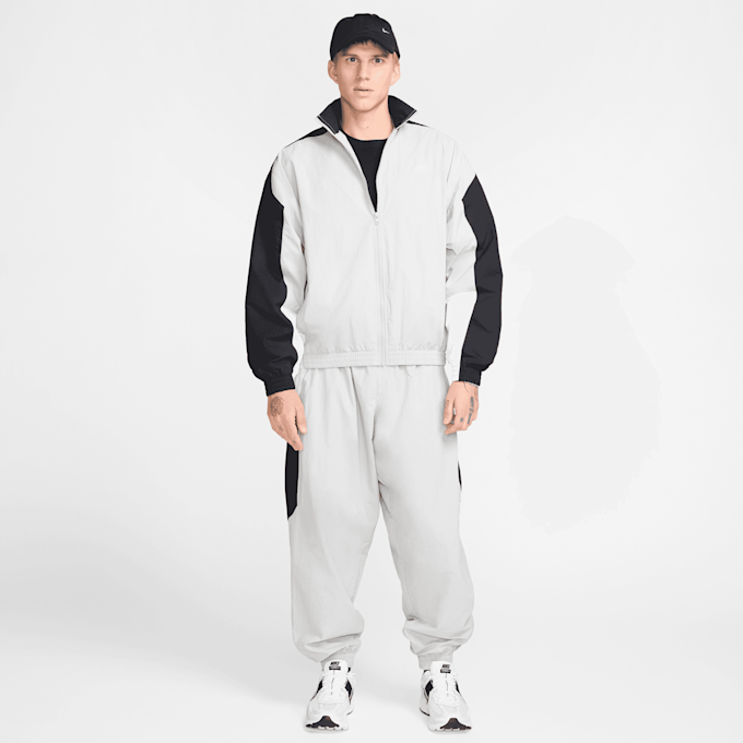 Nike Club Woven Oversized Track Jacket gris 42678 5