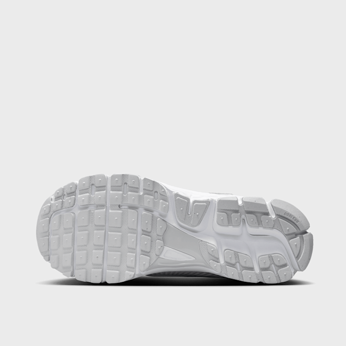 Nike WMNS Zoom Vomero 5 blanc 42697 3