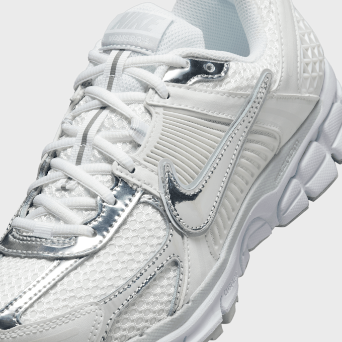 Nike WMNS Zoom Vomero 5 blanc 42697 7