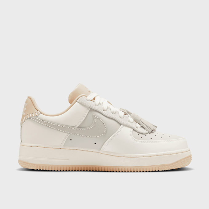 Nike   WMNS Air Force 1 07 beige 42715 2