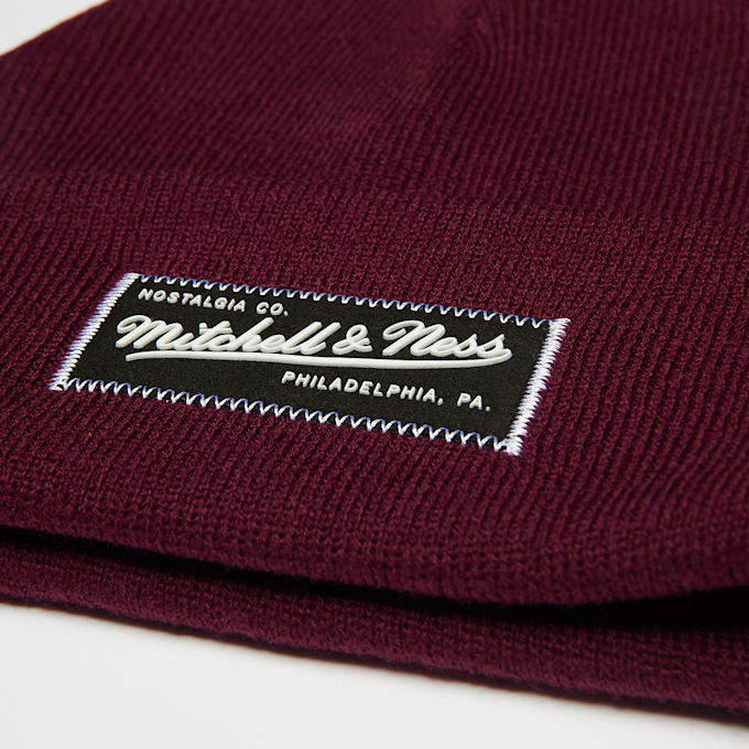 Mitchell & Ness Branded Patch Logo Beanie rouge 42769 3