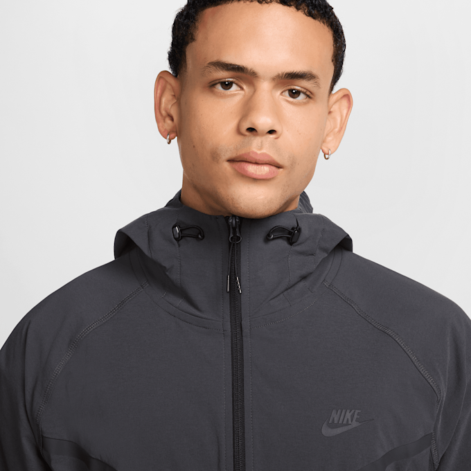 Nike Tech Woven Full-Zip Windrunner Jacket grau 42875 3