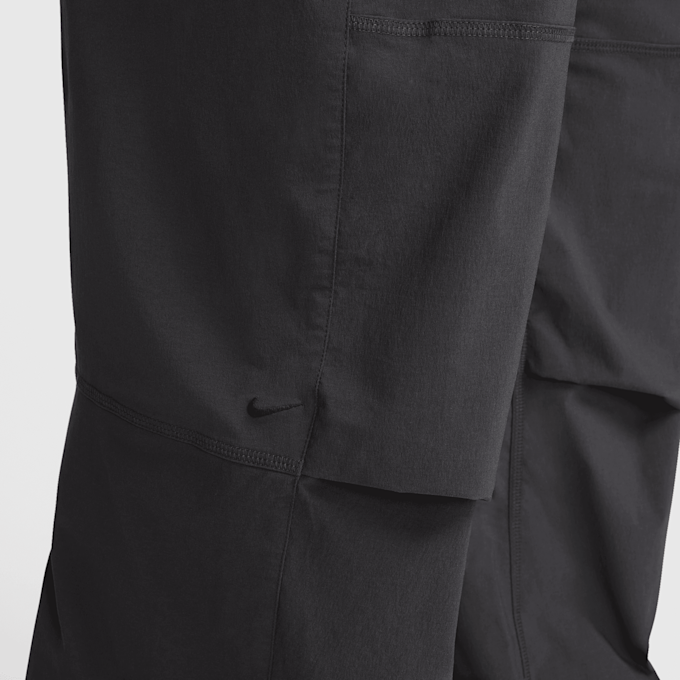 Nike Tech Oversized Woven Pants grigio 42874 5