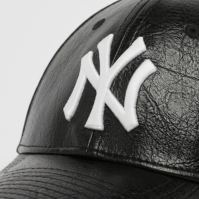 New Era Female 9FORTY Crinkled PU New York Yankees noir 45185 3