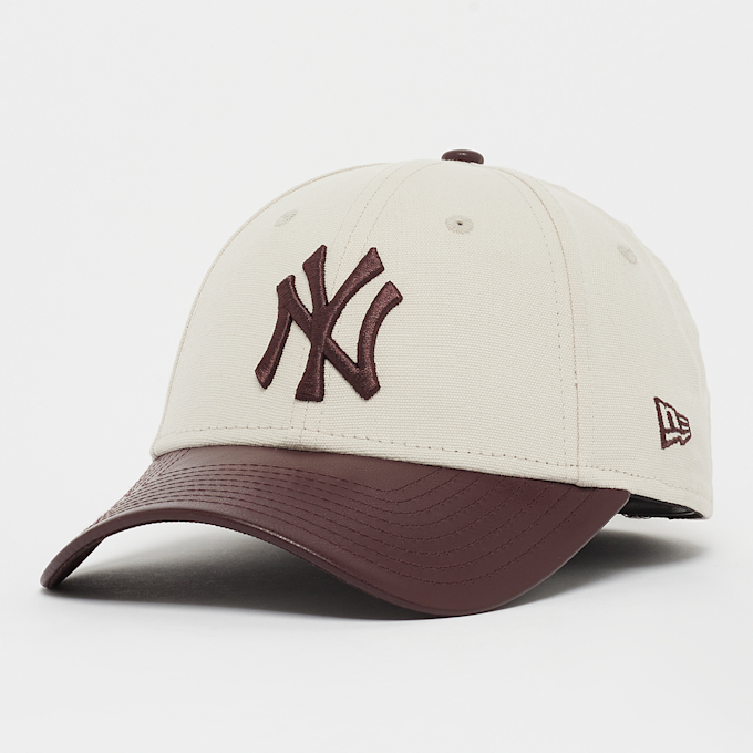 New Era Female 9Forty Pu Visor New York Yankees beige 45182 1