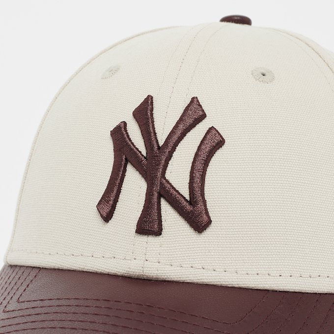 New Era Female 9Forty Pu Visor New York Yankees beige 45182 4