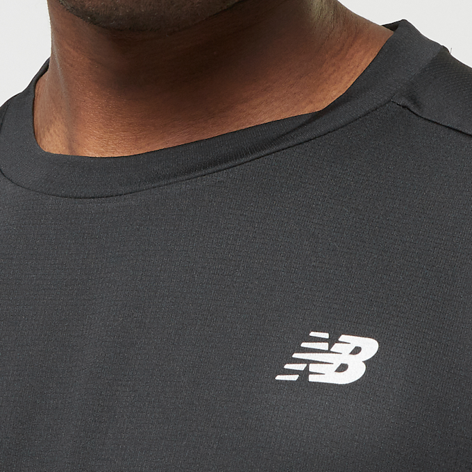 New Balance Core Run Short Sleeve czarny 45346 3
