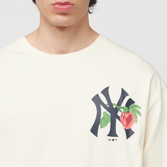 New Era MLB Fruit Graphic Backprint Tee New York Yankees beige 45544 3