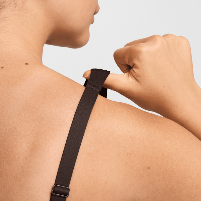 Nike Pro Indy Plunge Bra brązowy 45607 4