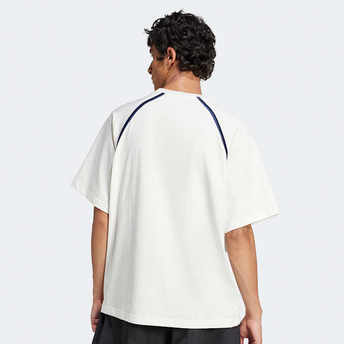 adidas Originals Badge T-Shirt wit 46002 2